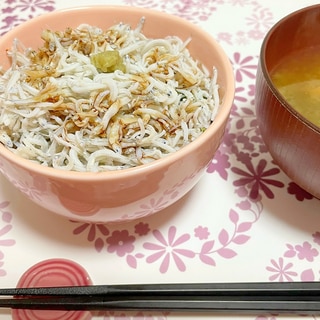 釜揚げしらすとあおさ海苔の重ね丼